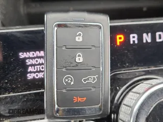 2022 Jeep Grand Cherokee Limited z VIN 1C4RJHBG2N8619866, wystawiony jako IAAI lot #42575871 z przebiegiem 65 385 mil mil oraz . Historia ofert i sprzedaży dostępna na DreamBid. Obrazek 27.