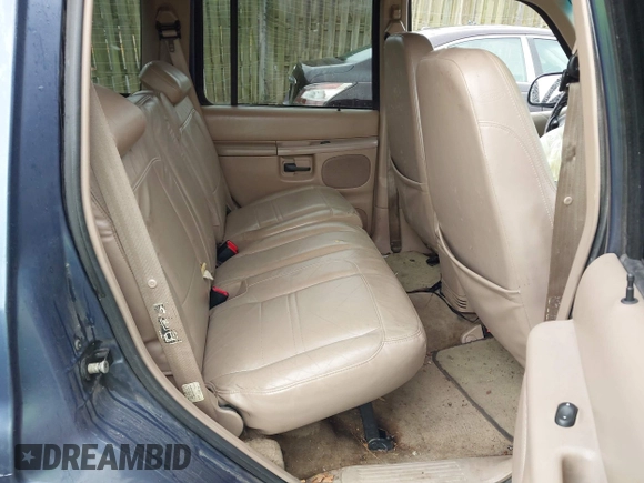 2000 Ford Explorer XLT with VIN 1FMDU83P9YZC19622, listed as a IAAI auction lot 42566797 with 176,736 mi miles and . Bid and sale history available at DreamBid. Image 8.