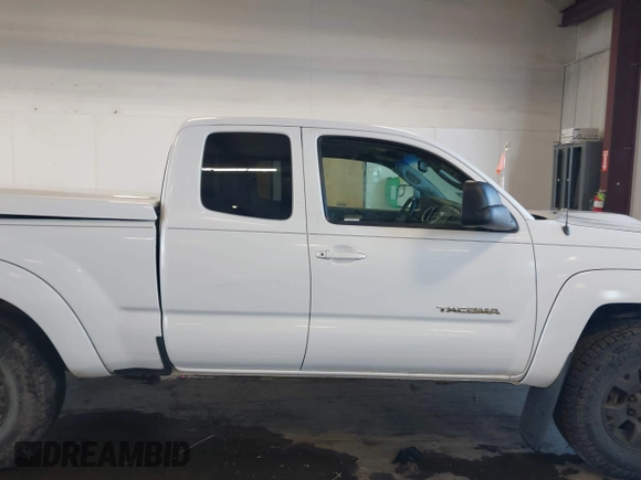 2008 Toyota Tacoma with VIN 5TEUU42NX8Z508056, listed as a IAAI auction lot 41964728 with 92,118 mi miles and . Bid and sale history available at carsss.com. Image 14.