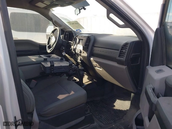 2017 Ford Super Duty F-250 SRW Lariat with VIN 1FT7W2B63HEF18595, listed as a IAAI auction lot 41675679 with 164,432 mi miles. Bid and sale history available at carsss.com. Image 5.