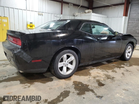 2014 Dodge Challenger R/T z VIN 2C3CDYBT1EH195041, wystawiony jako Copart lot #52693425 z przebiegiem 75 600 mil mil oraz Szkoda całkowita • Salvage title. Historia ofert i sprzedaży dostępna na DreamBid. Obrazek 3.