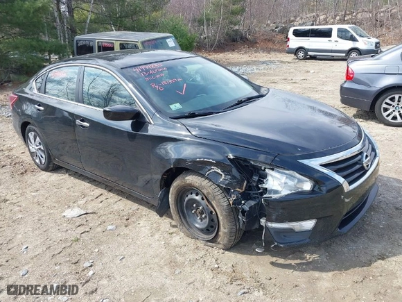 2013 Nissan Altima 2.5 S with VIN 1N4AL3AP2DC258927, listed as a IAAI auction lot 41994835 with 187,459 mi miles. Bid and sale history available at carsss.com. Image 1.