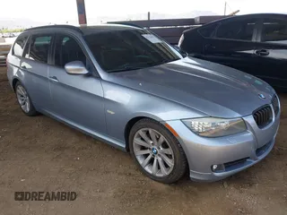2012 BMW 3 Series 328i z VIN WBAUT9C59CA192292, wystawiony jako IAAI lot #42150864 z przebiegiem 106 086 mil mil oraz . Historia ofert i sprzedaży dostępna na DreamBid. Obrazek 1.