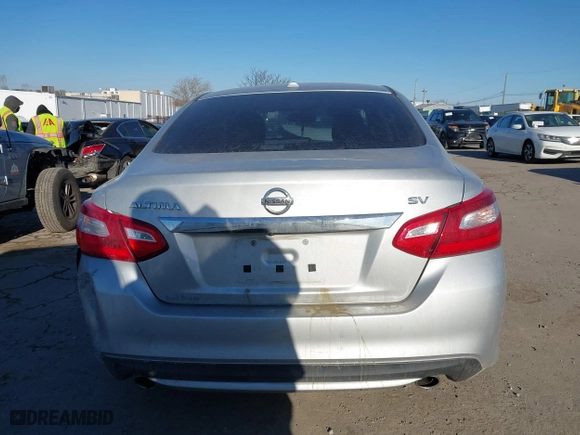 2016 Nissan Altima 2.5 SL with VIN 1N4AL3AP8GC112214, listed as a IAAI auction lot 41328138 with 131,288 mi miles. Bid and sale history available at carsss.com. Image 15.