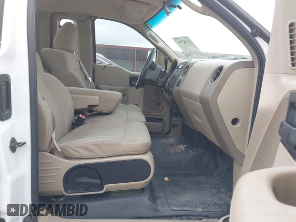2007 Ford F-150 XL with VIN 1FTRF12217NA59906, listed as a IAAI auction lot 41685961 with 81,976 mi miles. Bid and sale history available at carsss.com. Image 5.