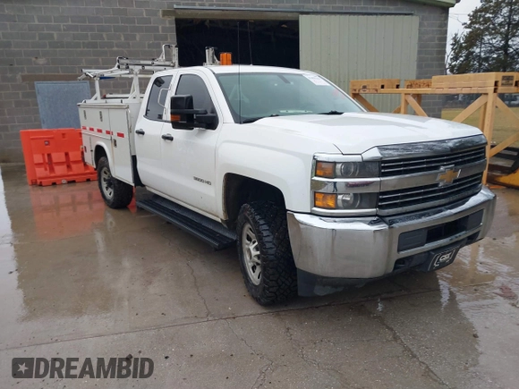 2015 Chevrolet Silverado 3500HD with VIN 1GB2KYEGXFZ529648, listed as a IAAI auction lot 41455344 with 317,558 mi miles and . Bid and sale history available at DreamBid. Image 1.
