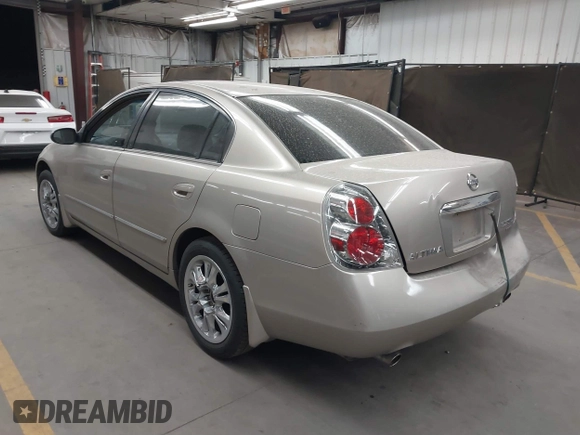 2005 Nissan Altima 3.5 SE with VIN 1N4BL11D35C138408, listed as a IAAI auction lot 41900590 with 148,315 mi miles. Bid and sale history available at carsss.com. Image 3.