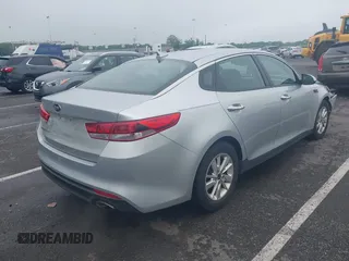 2016 Kia Optima LX z VIN 5XXGT4L32GG025333, wystawiony jako IAAI lot #42270433 z przebiegiem 96 422 mil mil oraz . Historia ofert i sprzedaży dostępna na DreamBid. Obrazek 4.