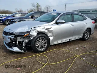 2020 Kia Optima LX z VIN 5XXGT4L37LG427763, wystawiony jako Copart lot #54262455 z przebiegiem 26 965 mil mil oraz Szkoda całkowita • Salvage title. Historia ofert i sprzedaży dostępna na DreamBid. Obrazek 1.