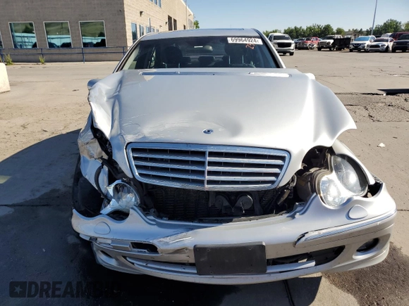 2005 Mercedes-Benz C 320 z VIN WDBRF84JX5F625869, wystawiony jako Copart lot #69964924 z przebiegiem Nie podano mil oraz Szkoda całkowita • Salvage title. Historia ofert i sprzedaży dostępna na DreamBid. Obrazek 5.