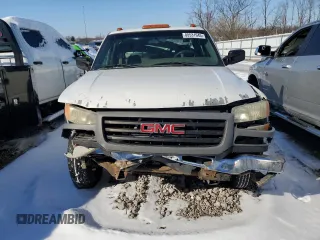 2006 GMC Sierra 1500 with VIN 1GTJC33U46F127819, listed as a Copart auction lot 88531945 with 276,975 mi miles and Salvage Title. Bid and sale history available at DreamBid. Image 5.