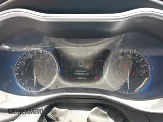 2015 Chrysler 200 Limited с VIN 1C3CCCAB6FN604514, выставлен на аукционе IAAI как лот 42387358 с пробегом 136 400 миль миль и . История ставок и продаж доступна на DreamBid. Изображение 7.