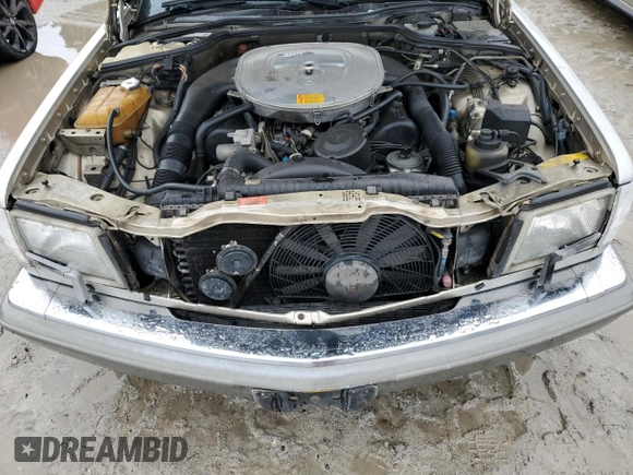 1988 Mercedes-Benz 560 with VIN WDBCA45D9JA411517, listed as a Copart auction lot 46978105 with 298,725 mi miles and Clean Title. Bid and sale history available at DreamBid. Image 11.