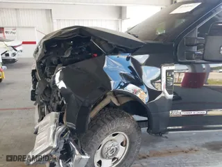 2019 Ford Super Duty F-250 SRW XL with VIN 1FT7W2BTXKEC87594, listed as a IAAI auction lot 40768547 with 198,489 mi miles. Bid and sale history available at carsss.com. Image 6.