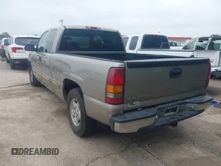 2001 Chevrolet Silverado 1500 LS with VIN 2GCEC19T911355724, listed as a IAAI auction lot 42122392 with 194,233 mi miles. Bid and sale history available at carsss.com. Image 3.