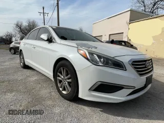 2016 Hyundai Sonata 2.4L SE with VIN 5NPE24AF8GH402260, listed as a Copart auction lot 54110055 with 218,272 mi miles and Clean Title. Bid and sale history available at carsss.com. Image 1.