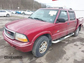2004 GMC Sonoma SLS with VIN 1GTDT13X34K123566, listed as a IAAI auction lot 41811762 with 109,356 mi miles. Bid and sale history available at carsss.com. Image 2.