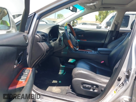 2010 Lexus RX 350 z VIN JTJZK1BA1A2001710, wystawiony jako IAAI lot #42620752 z przebiegiem 138 630 mil mil oraz . Historia ofert i sprzedaży dostępna na DreamBid. Obrazek 5.