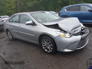 2017 Toyota Camry XLE z VIN 4T1BF1FK8HU672233, wystawiony jako IAAI lot #42290455 z przebiegiem 87 769 mil mil oraz . Historia ofert i sprzedaży dostępna na DreamBid. Obrazek 1.
