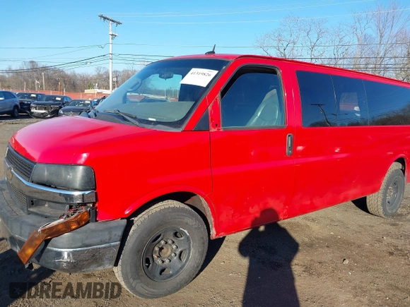 2012 Chevrolet Express Passenger 1LT z VIN 1GAZG1FG8C1109469, wystawiony jako IAAI lot #41319826 z przebiegiem 246 801 mil mil oraz . Historia ofert i sprzedaży dostępna na DreamBid. Obrazek 6.