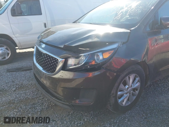 2018 Kia Sedona LX with VIN KNDMB5C15J6399953, listed as a IAAI auction lot 41472282 with 157,552 mi miles. Bid and sale history available at carsss.com. Image 6.