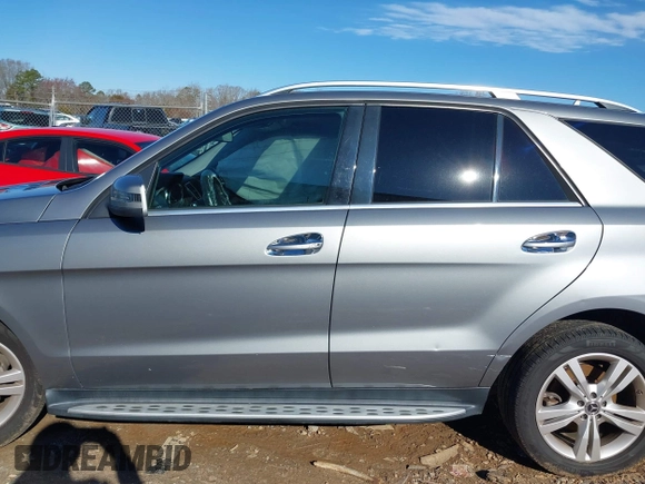 2013 Mercedes-Benz M 350 with VIN 4JGDA2EB7DA158724, listed as a IAAI auction lot 41576717 with 195,824 mi miles and . Bid and sale history available at DreamBid. Image 14.