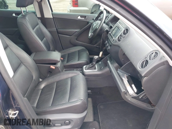 2016 Volkswagen Tiguan S z VIN WVGBV7AX0GW614760, wystawiony jako IAAI lot #42113413 z przebiegiem 91 423 mil mil oraz . Historia ofert i sprzedaży dostępna na DreamBid. Obrazek 5.