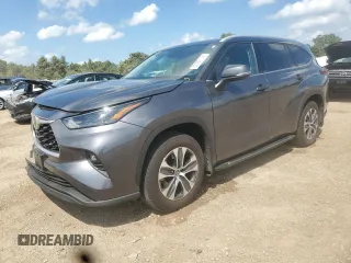2022 Toyota Highlander XLE z VIN 5TDGZRBH5NS596190, wystawiony jako Copart lot #62327115 z przebiegiem 24 457 mil mil oraz Szkoda całkowita • Salvage title. Historia ofert i sprzedaży dostępna na DreamBid. Obrazek 1.