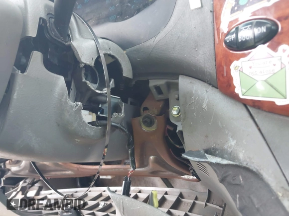 2007 Toyota Sienna XLE z VIN 5TDBK22C07S005499, wystawiony jako IAAI lot #42304686 z przebiegiem 179 721 mil mil oraz . Historia ofert i sprzedaży dostępna na DreamBid. Obrazek 6.