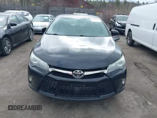2015 Toyota Camry XLE with VIN 4T1BF1FK7FU079685, listed as a IAAI auction lot 41998976 with 109,489 mi miles. Bid and sale history available at carsss.com. Image 13.