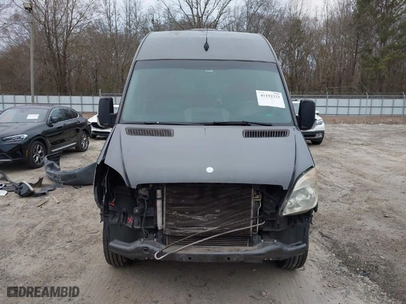 2011 Mercedes-Benz Sprinter Passenger Vans with VIN WDZPE7CC2B5532709, listed as a IAAI auction lot 41192323 with NaN miles. Bid and sale history available at carsss.com. Image 13.