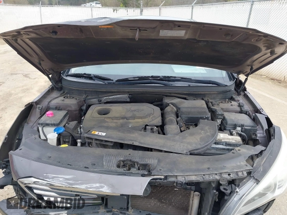 2015 Hyundai Sonata Limited with VIN 5NPE34AF4FH037765, listed as a IAAI auction lot 41887280 with 235,024 mi miles and . Bid and sale history available at carsss.com. Image 10.