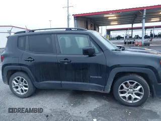 2018 Jeep Renegade Latitude with VIN ZACCJABB9JPJ34769, listed as a IAAI auction lot 41186972 with 204,900 mi miles. Bid and sale history available at carsss.com. Image 13.
