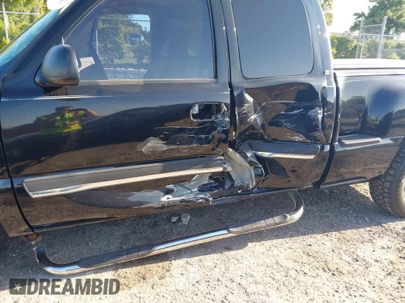 2004 Chevrolet Silverado 1500 LS with VIN 1GCEC19T44Z291569, listed as a IAAI auction lot 42020719 with 119,212 mi miles and . Bid and sale history available at DreamBid. Image 6.