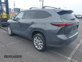 2024 Toyota Highlander LE z VIN 5TDKDRAH7RS534256, wystawiony jako IAAI lot #41609608 z przebiegiem 6 255 mil mil oraz . Historia ofert i sprzedaży dostępna na DreamBid. Obrazek 3.