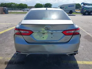 2019 Toyota Camry LE z VIN 4T1B11HK6KU741715, wystawiony jako IAAI lot #42392445 z przebiegiem 138 201 mil mil oraz . Historia ofert i sprzedaży dostępna na DreamBid. Obrazek 16.