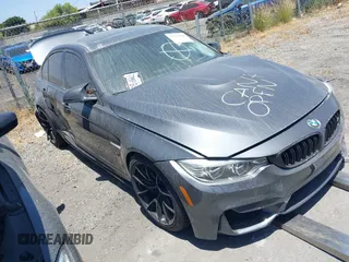 2015 BMW M3 z VIN WBS3C9C51FP806115, wystawiony jako IAAI lot #42164820 z przebiegiem 62 774 mil mil oraz . Historia ofert i sprzedaży dostępna na DreamBid. Obrazek 1.