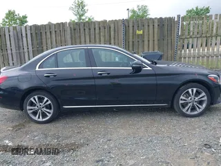 2019 Mercedes-Benz C 300 z VIN WDDWF8EB4KR512866, wystawiony jako IAAI lot #42163271 z przebiegiem 45 025 mil mil oraz . Historia ofert i sprzedaży dostępna na DreamBid. Obrazek 13.