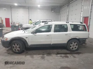 2005 Volvo XC70 with VIN YV1SZ592751190343, listed as a IAAI auction lot 41517785 with 202,533 mi miles and . Bid and sale history available at DreamBid. Image 15.