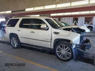 2007 Cadillac Escalade z VIN 1GYEC63847R304577, wystawiony jako Copart lot #45904605 z przebiegiem 153 319 mil mil oraz Szkoda całkowita • Salvage title. Historia ofert i sprzedaży dostępna na DreamBid. Obrazek 4.