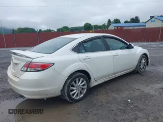 2011 Mazda 6 i Touring z VIN 1YVHZ8CH3B5M16942, wystawiony jako IAAI lot #42348573 z przebiegiem 240 098 mil mil oraz . Historia ofert i sprzedaży dostępna na DreamBid. Obrazek 4.