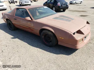 1985 Chevrolet Camaro Z28 Sport with VIN 1G1FP87H4FL450945, listed as a Copart auction lot 75465654 with 90,716 mi miles and Clean Title. Bid and sale history available at carsss.com. Image 4.