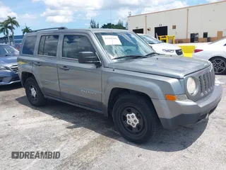 2014 Jeep Patriot Sport с VIN 1C4NJPBA5ED559951, выставлен на аукционе IAAI как лот 42802286 с пробегом 171 487 миль миль и . История ставок и продаж доступна на DreamBid. Изображение 1.