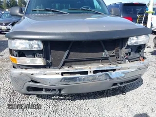 2002 Chevrolet Suburban LT with VIN 1GNFK16ZX2J138018, listed as a IAAI auction lot 41877385 with 235,161 mi miles. Bid and sale history available at carsss.com. Image 6.
