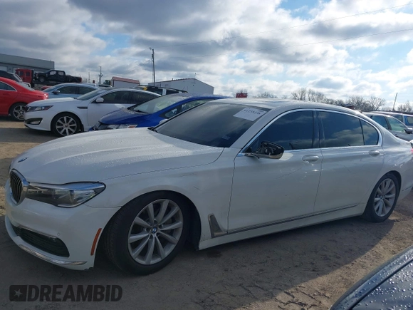 2018 BMW 7 Series 740i with VIN WBA7E2C50JG742505, listed as a IAAI auction lot 41238238 with 111,901 mi miles. Bid and sale history available at carsss.com. Image 14.