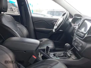 2019 Jeep Cherokee Limited with VIN 1C4PJMDX2KD235618, listed as a IAAI auction lot 40672263 with 82,117 mi miles and . Bid and sale history available at carsss.com. Image 5.