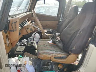 1995 Jeep Wrangler S with VIN 1J4FY19P0SP267541, listed as a Copart auction lot 48353564 with 153,985 mi miles and Salvage Title. Bid and sale history available at carsss.com. Image 7.