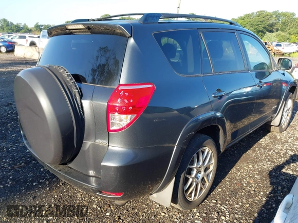 2007 Toyota RAV4 Sport z VIN JTMBD32V275077246, wystawiony jako IAAI lot #42781419 z przebiegiem 145 010 mil mil oraz . Historia ofert i sprzedaży dostępna na DreamBid. Obrazek 4.