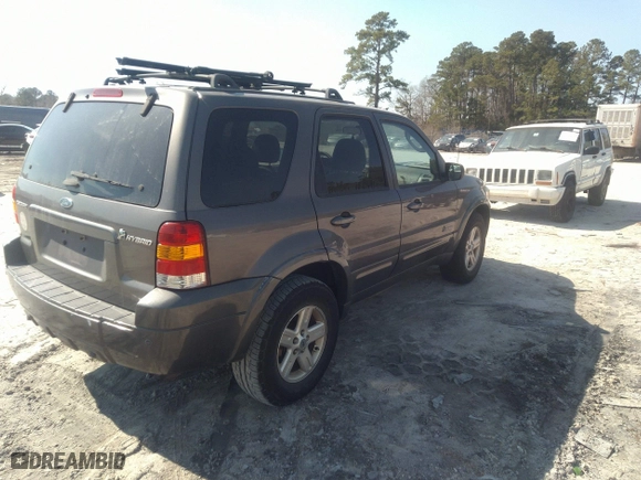 2006 Ford Escape Hybrid with VIN 1FMCU95H26KD48928, listed as a IAAI auction lot 41665769 with 173,313 mi miles. Bid and sale history available at carsss.com. Image 4.