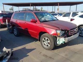 2006 Toyota Highlander w/3rd Row with VIN JTEDP21A060106758, listed as a IAAI auction lot 41441477 with 154,143 mi miles. Bid and sale history available at carsss.com. Image 1.